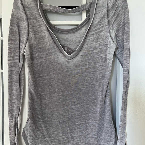 Grey Long Sleeve Elephant Top Size S‎ - Picture 3 of 5